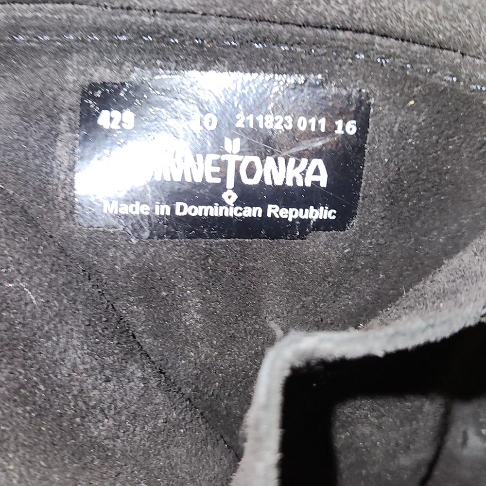 Minnetonka Black Suede Women's Boots - Picture 6 of 6